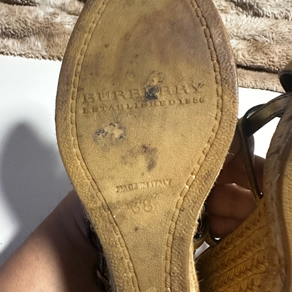 BURBERRY Size 38 Nova Check Gold Leather Jute Trim Wedge Sandal Women's 7.5 - Picture 8 of 9